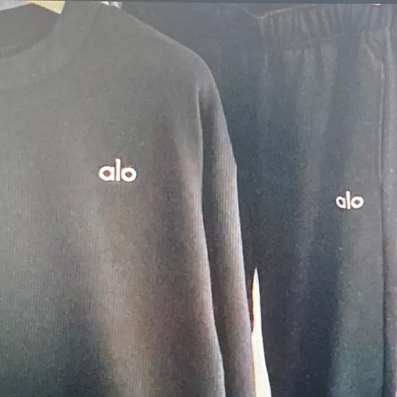 ALO Yoga Sweaters - ALO Yoga Men's Charcoal Crewneck Sweater